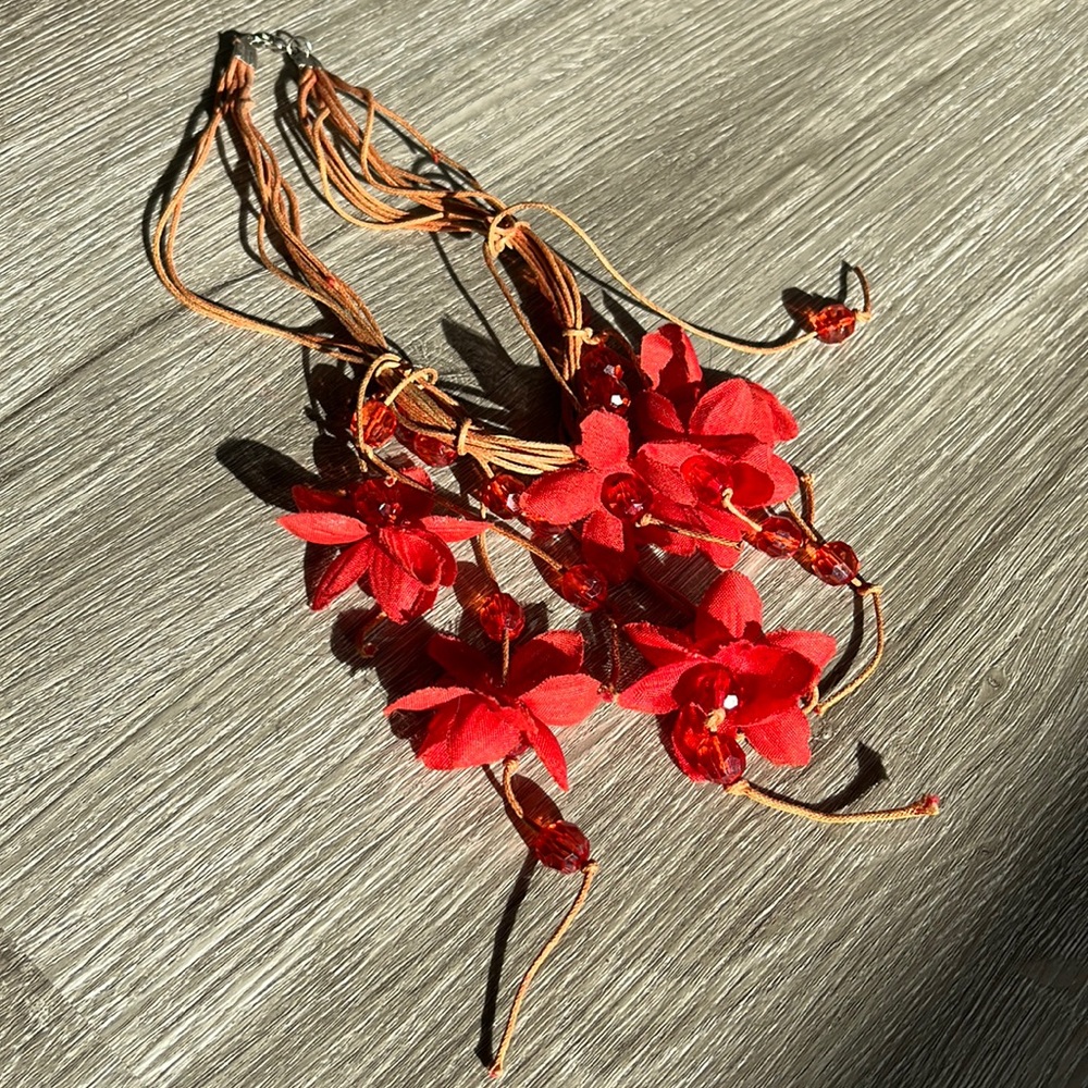 Floral Hanging Necklace